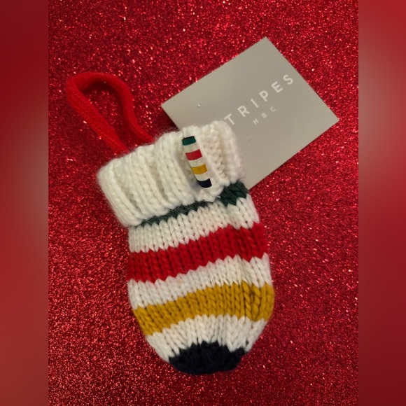 Hudsons Bay Co Accessories - Brand new with Tags Hudson’s Bay Co. Mitten with Loop for Keys, Tag for Bag, etc